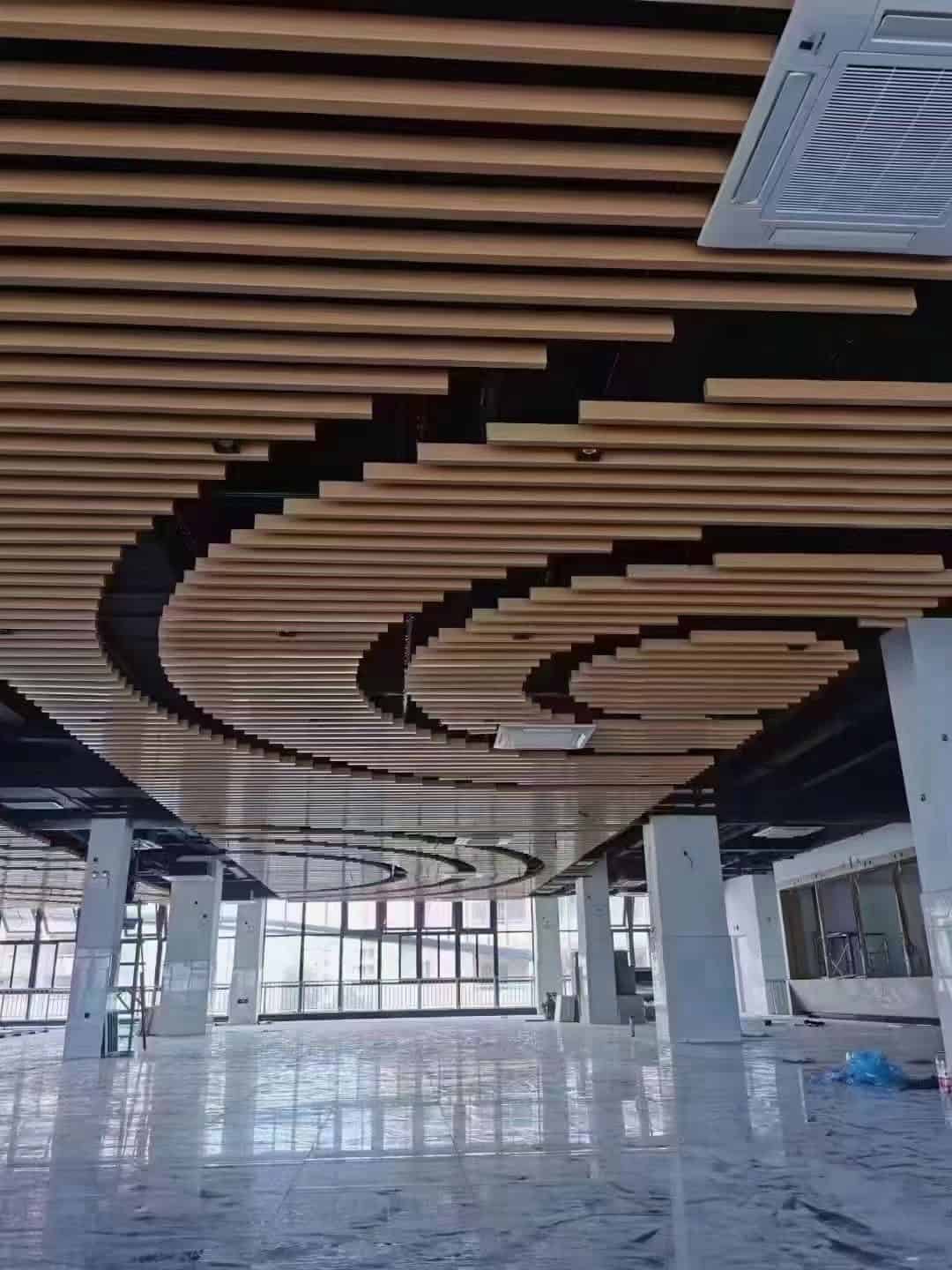 사각형 파이프 배플 천장