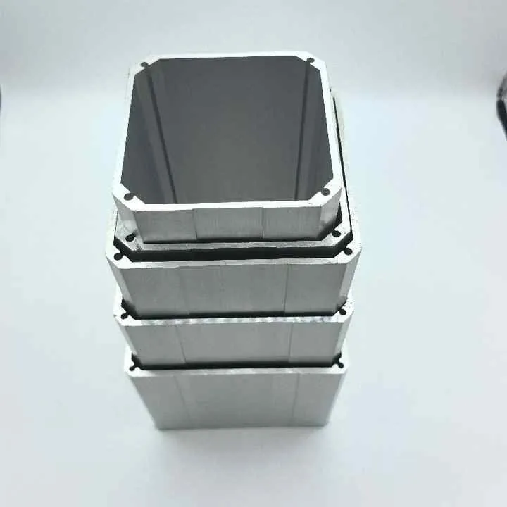 Boîtier en profilé d'aluminium