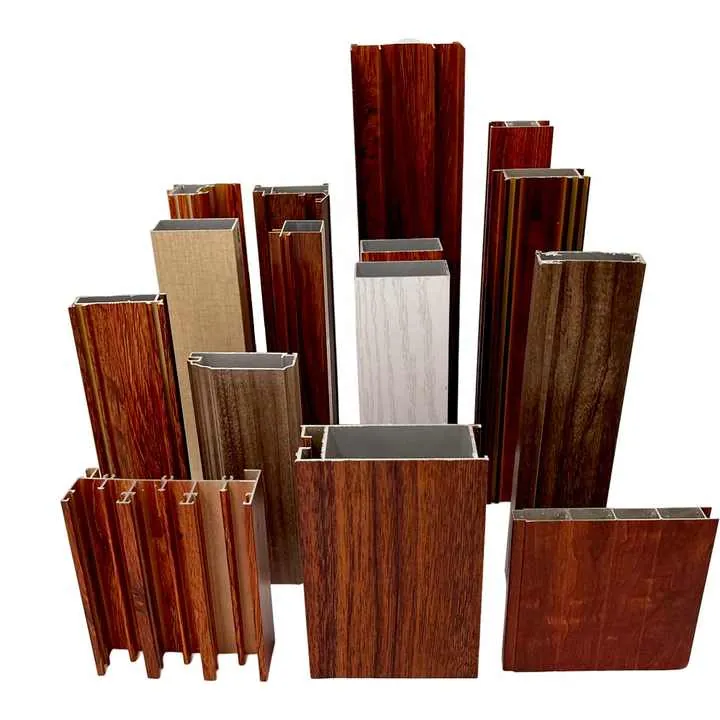 Perfiles de aluminio con veteado de madera a medida