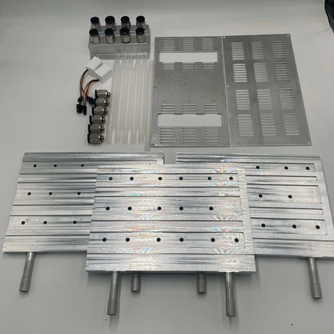 Maßgefertigter Kühlwärmetauscher aus Aluminium Maßgefertigter Kühlwärmetauscher aus Aluminium