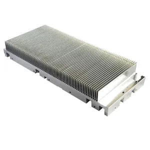 OEM CNC megmunkált 800W alumínium hűtőborda extrudált lamellás kivitelben